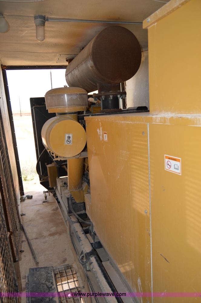 image for item H2968 2001 Caterpillar 3412 generator