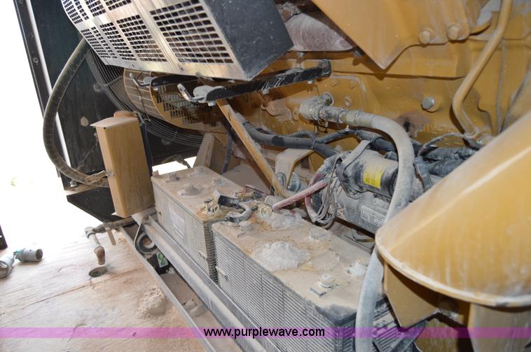 image for item H2968 2001 Caterpillar 3412 generator