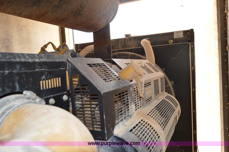 image for item H2968 2001 Caterpillar 3412 generator