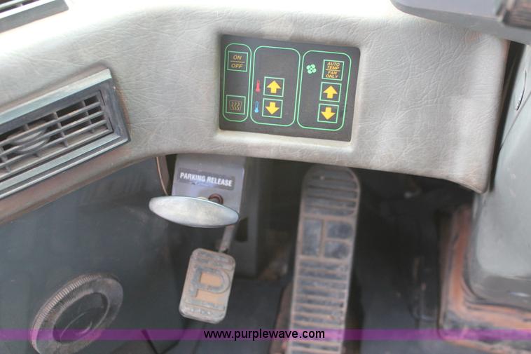 image for item H5502 1997 Komatsu WA180-3L wheel loader