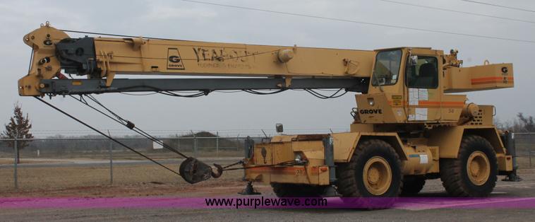 image for item H5503 1985 Grove RT522 rough terrain crane