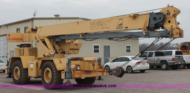 image for item H5503 1985 Grove RT522 rough terrain crane