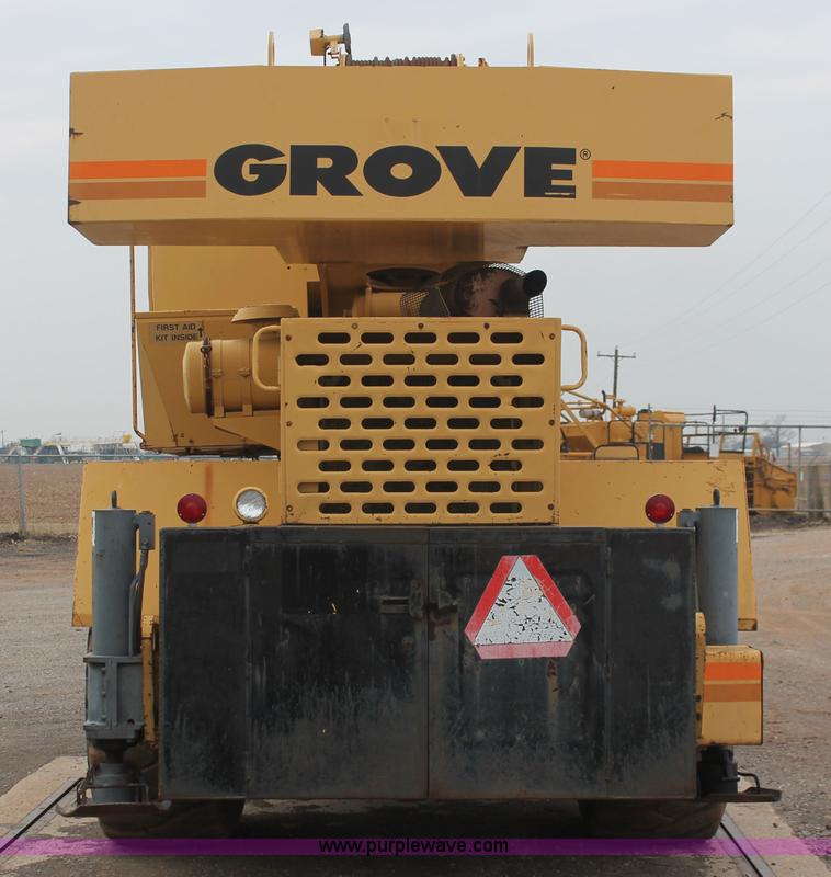 image for item H5503 1985 Grove RT522 rough terrain crane