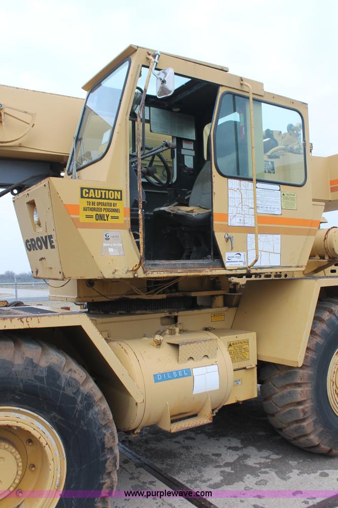 image for item H5503 1985 Grove RT522 rough terrain crane