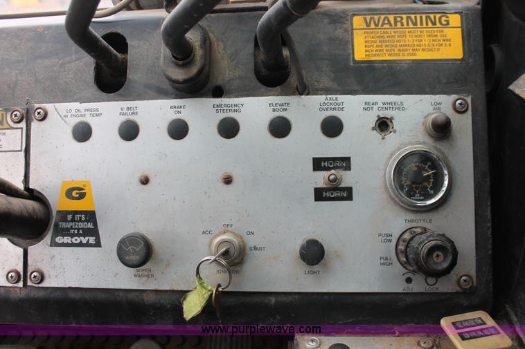 image for item H5503 1985 Grove RT522 rough terrain crane