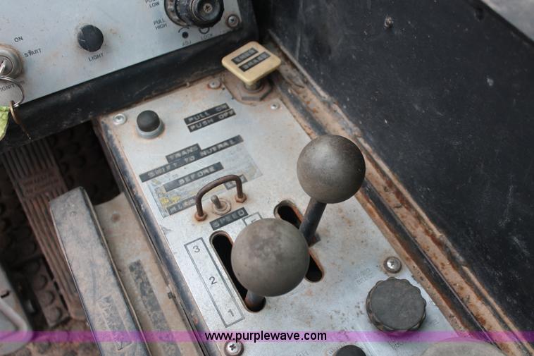 image for item H5503 1985 Grove RT522 rough terrain crane