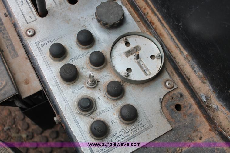 image for item H5503 1985 Grove RT522 rough terrain crane