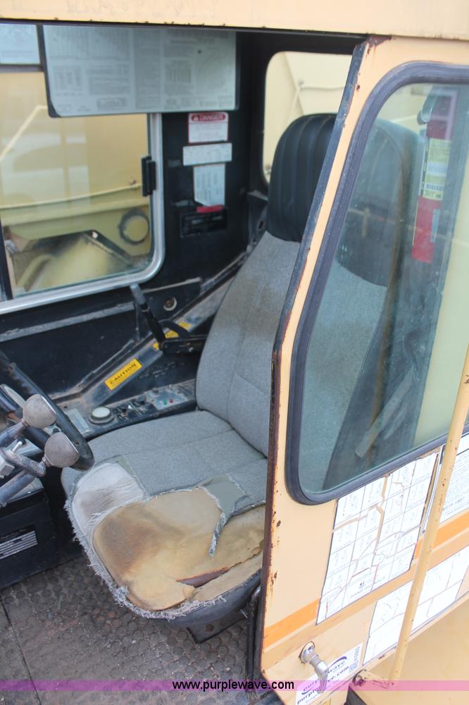 image for item H5503 1985 Grove RT522 rough terrain crane