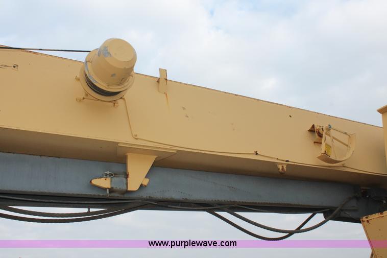 image for item H5503 1985 Grove RT522 rough terrain crane