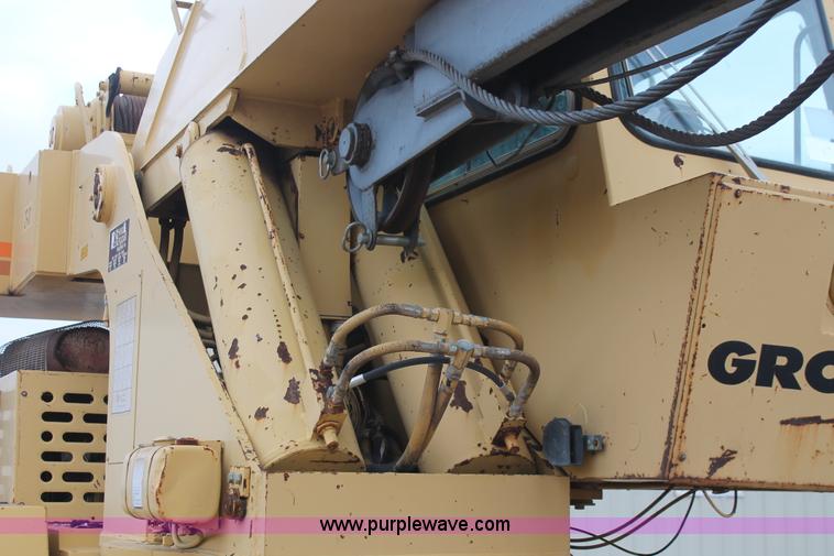 image for item H5503 1985 Grove RT522 rough terrain crane