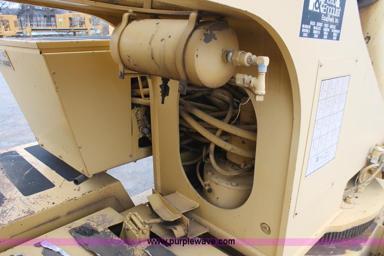 image for item H5503 1985 Grove RT522 rough terrain crane