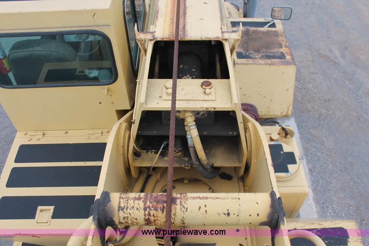 image for item H5503 1985 Grove RT522 rough terrain crane