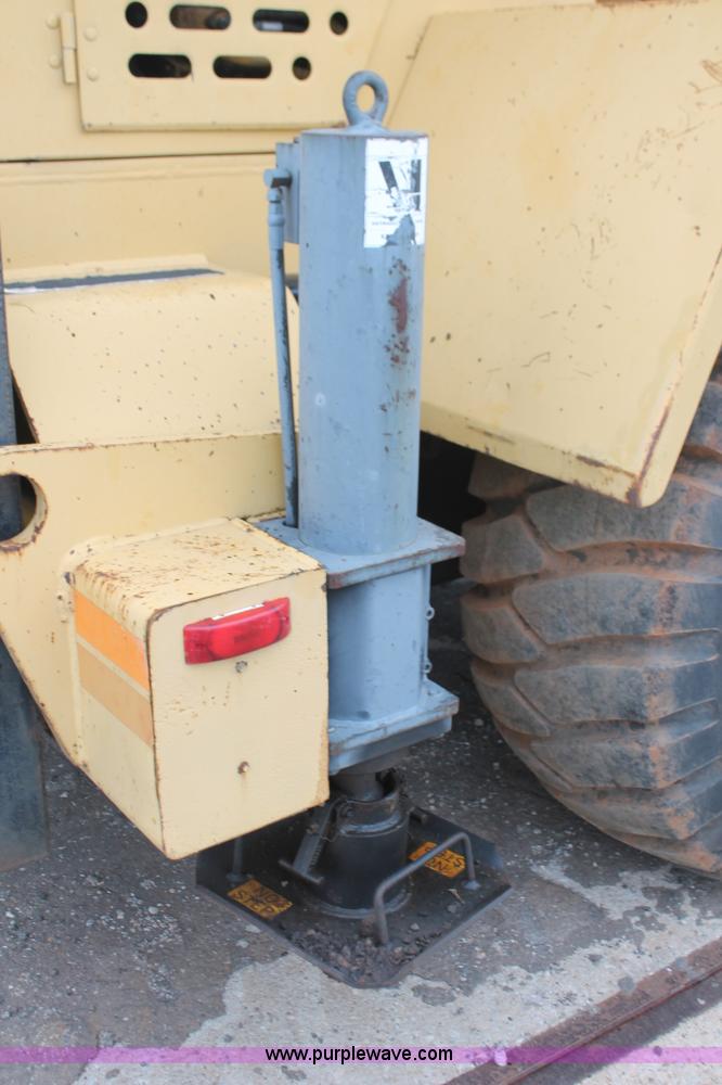 image for item H5503 1985 Grove RT522 rough terrain crane