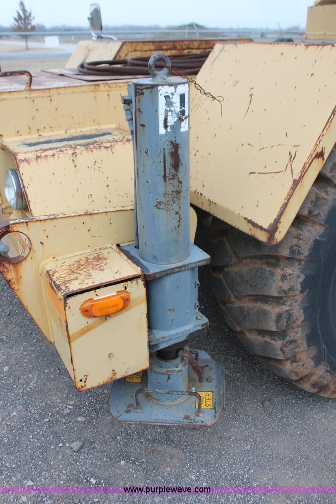 image for item H5503 1985 Grove RT522 rough terrain crane