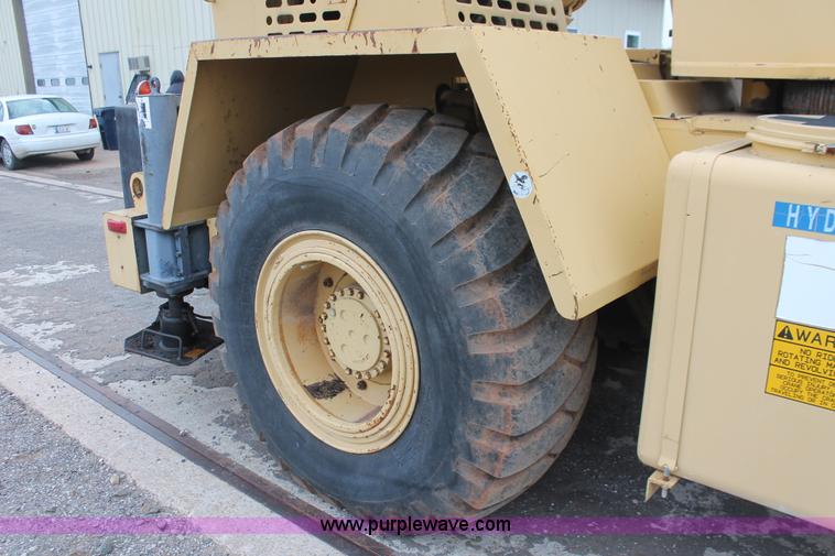 image for item H5503 1985 Grove RT522 rough terrain crane