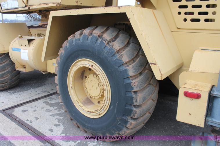 image for item H5503 1985 Grove RT522 rough terrain crane