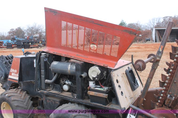 image for item H5974 1998 Ditch Witch 410SX vibratory cable plow