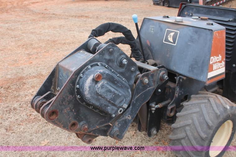 image for item H5974 1998 Ditch Witch 410SX vibratory cable plow