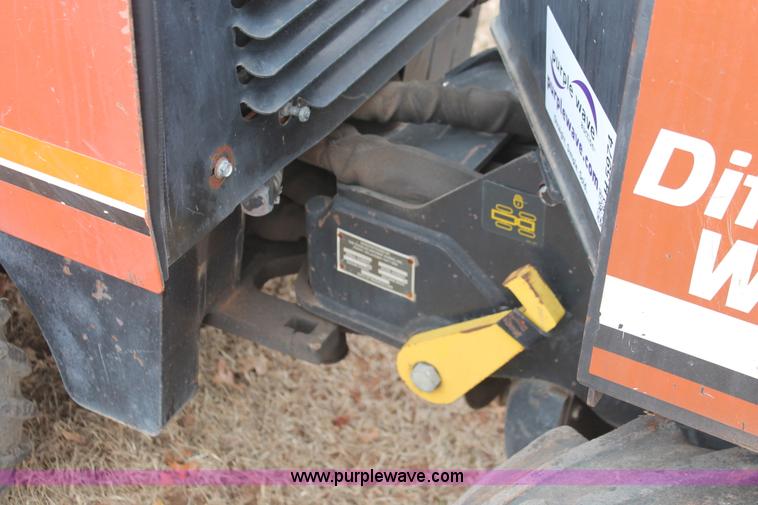 image for item H5974 1998 Ditch Witch 410SX vibratory cable plow