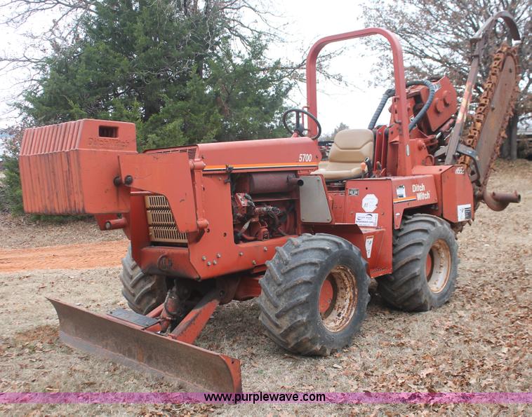 image for item H5975 1999 Ditch Witch 5700 trencher