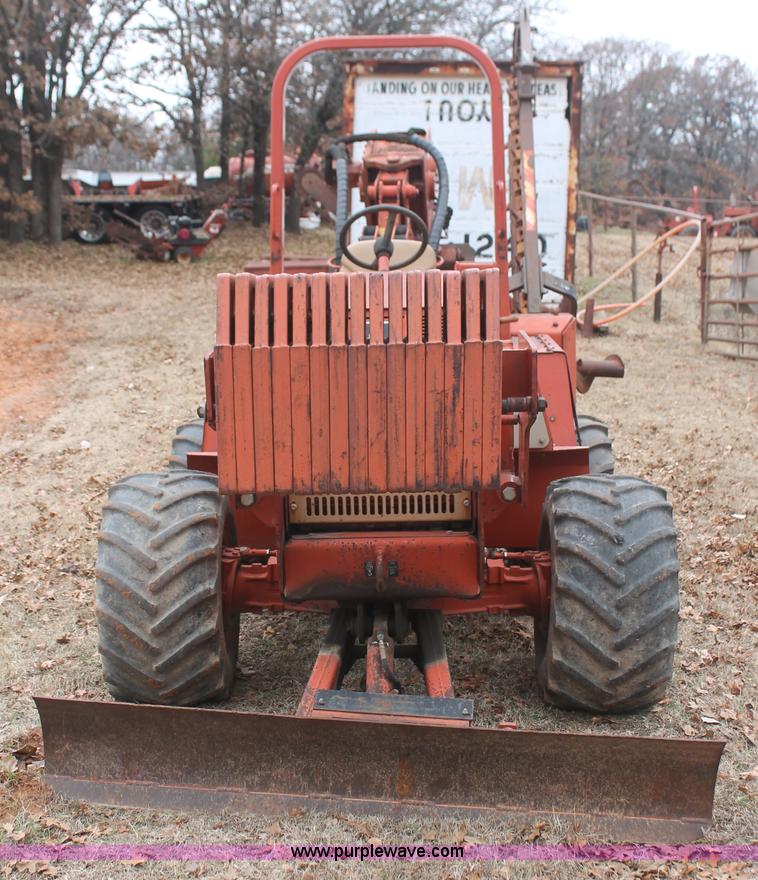 image for item H5975 1999 Ditch Witch 5700 trencher