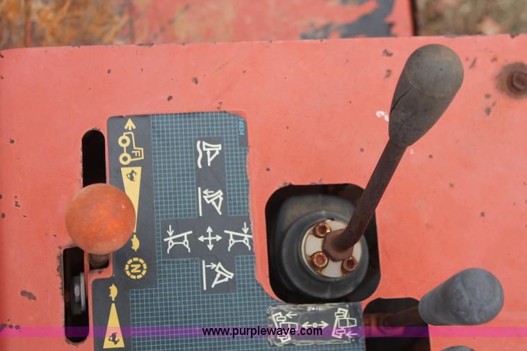 image for item H5975 1999 Ditch Witch 5700 trencher