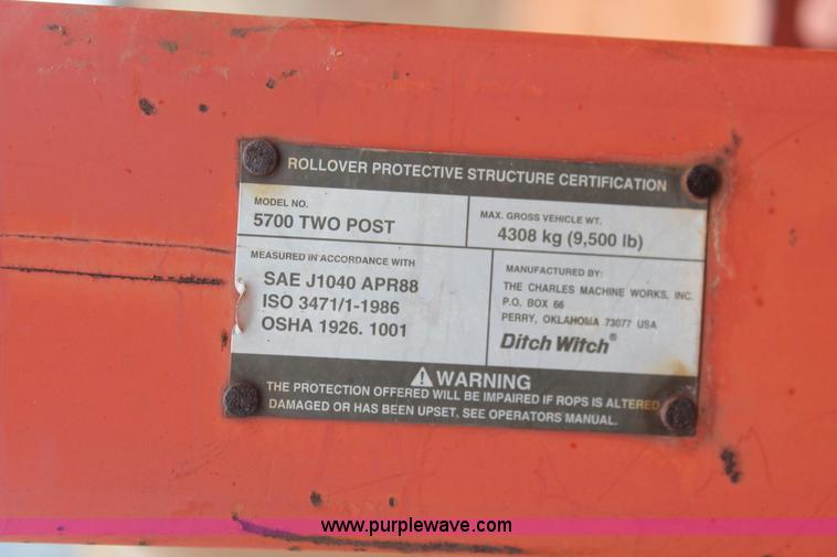 image for item H5975 1999 Ditch Witch 5700 trencher