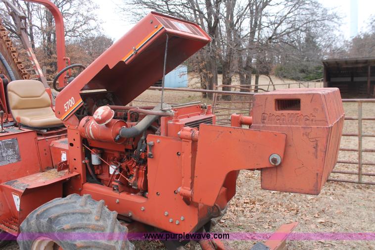 image for item H5975 1999 Ditch Witch 5700 trencher
