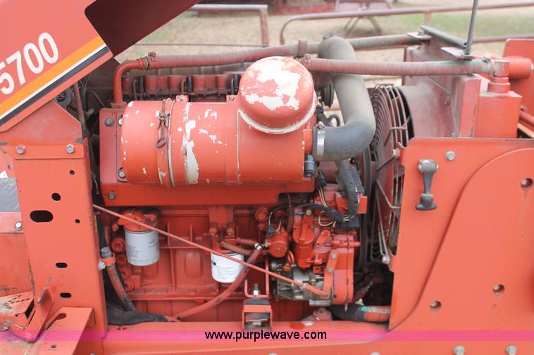 image for item H5975 1999 Ditch Witch 5700 trencher