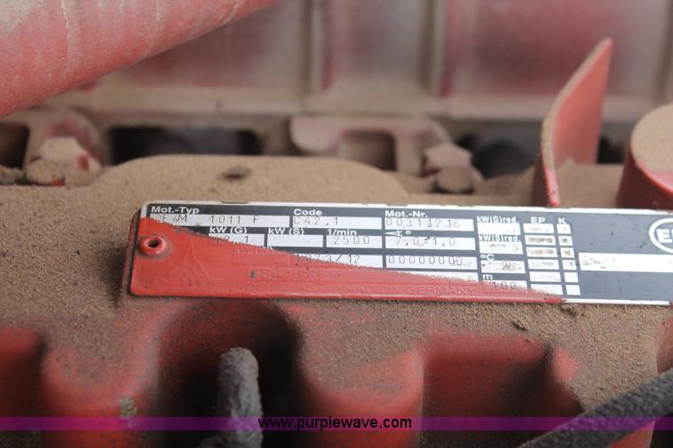 image for item H5975 1999 Ditch Witch 5700 trencher