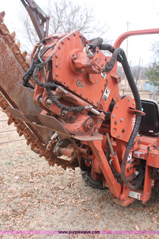 image for item H5975 1999 Ditch Witch 5700 trencher