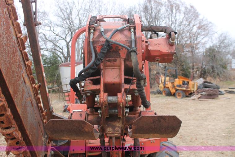 image for item H5975 1999 Ditch Witch 5700 trencher
