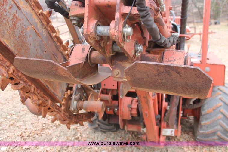 image for item H5975 1999 Ditch Witch 5700 trencher