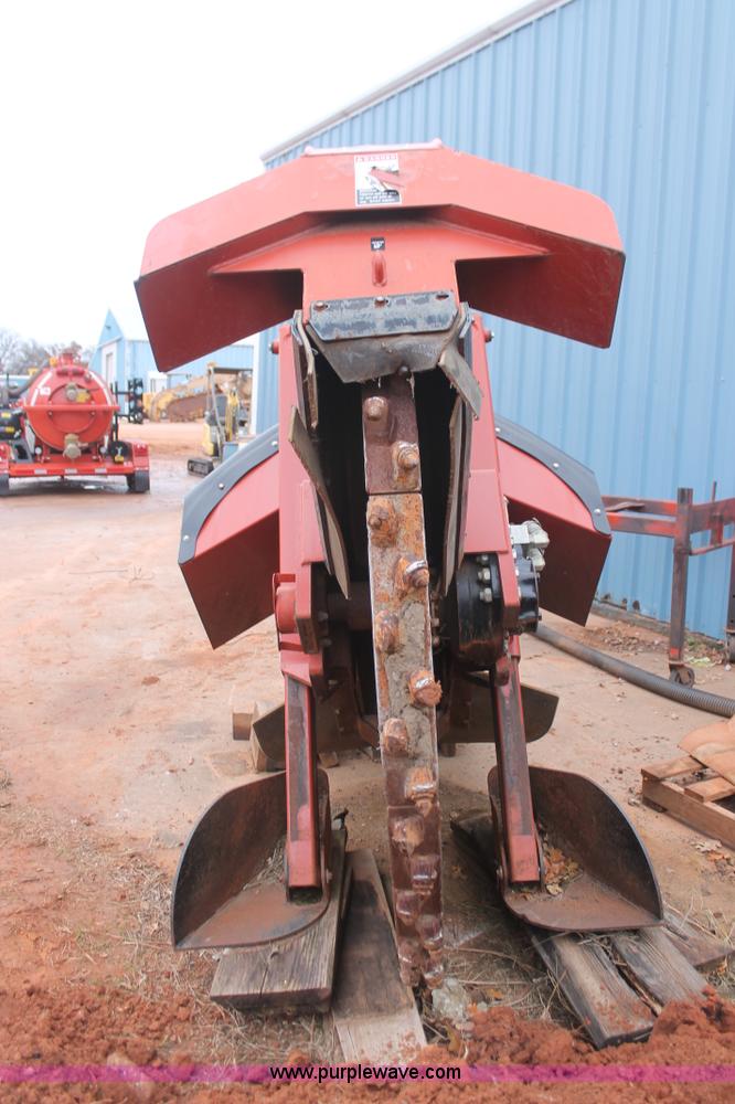image for item H5992 2004 Ditch Witch H940 center line saw