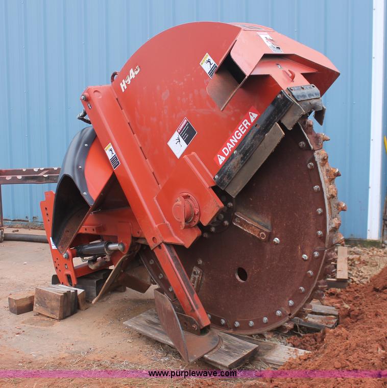image for item H5992 2004 Ditch Witch H940 center line saw