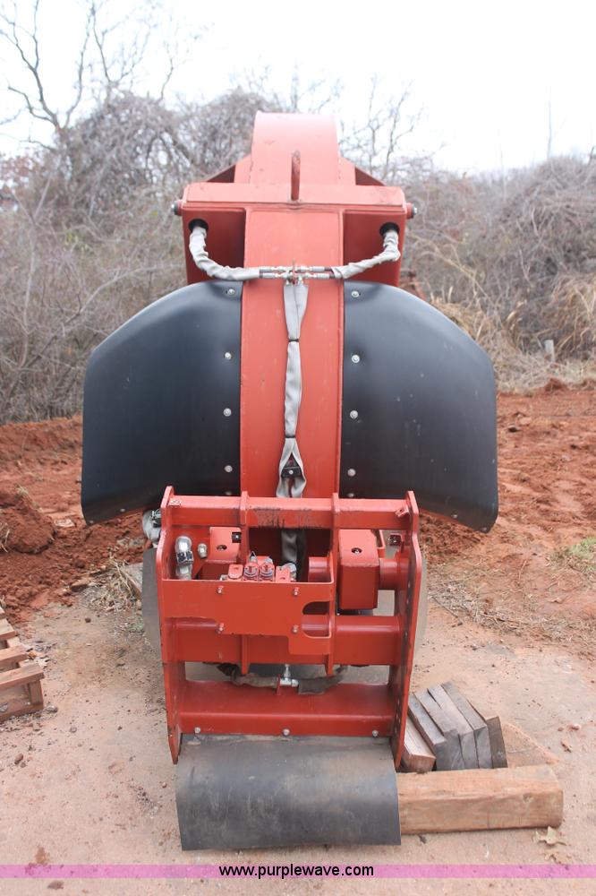 image for item H5992 2004 Ditch Witch H940 center line saw