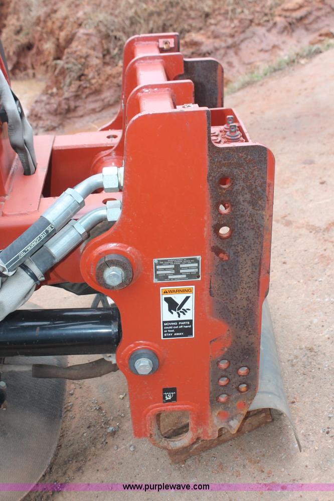 image for item H5992 2004 Ditch Witch H940 center line saw