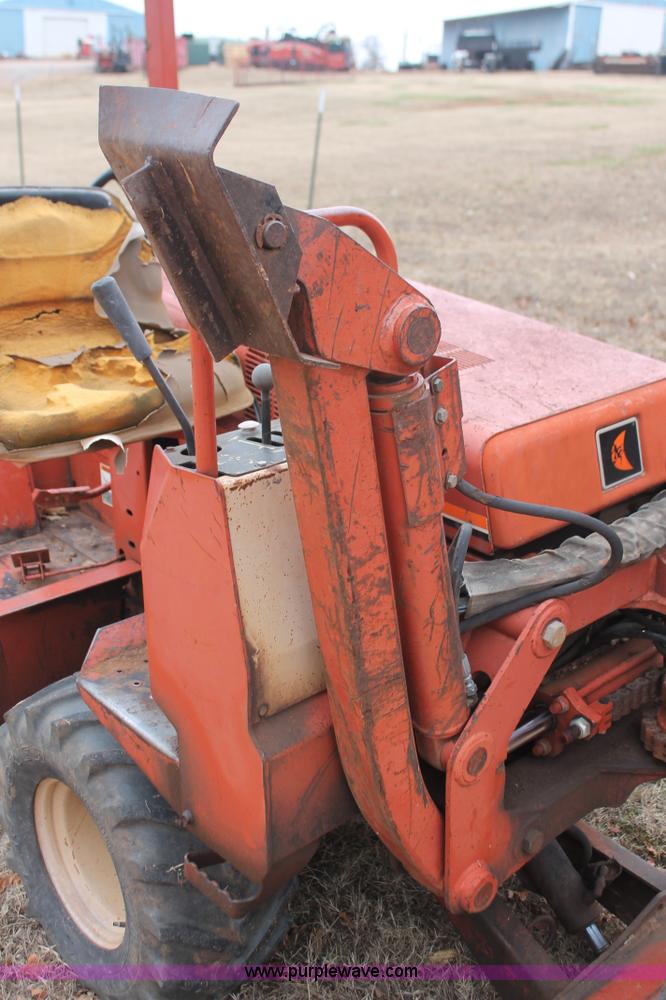 image for item H5993 1994 Ditch Witch 3610 trencher