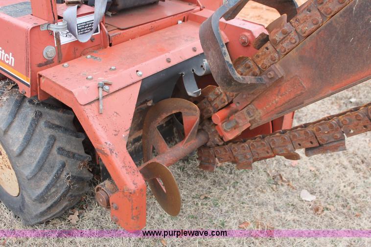 image for item H5993 1994 Ditch Witch 3610 trencher