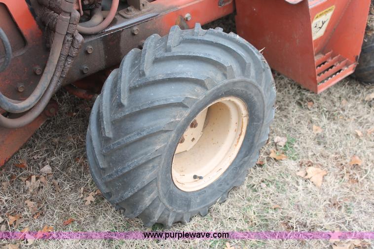 image for item H5993 1994 Ditch Witch 3610 trencher