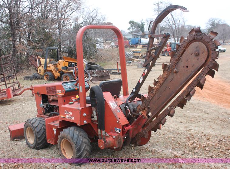 image for item H5994 2003 Ditch Witch 3700 trencher