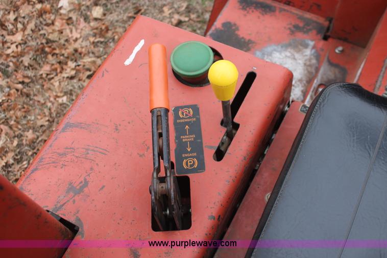 image for item H5994 2003 Ditch Witch 3700 trencher