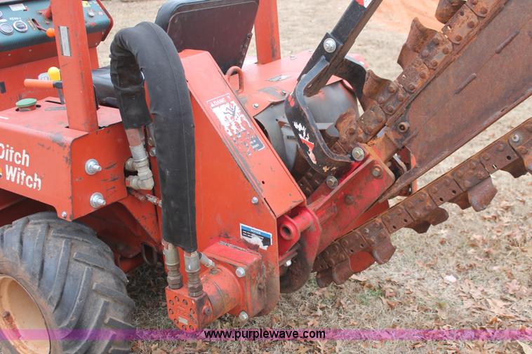 image for item H5994 2003 Ditch Witch 3700 trencher