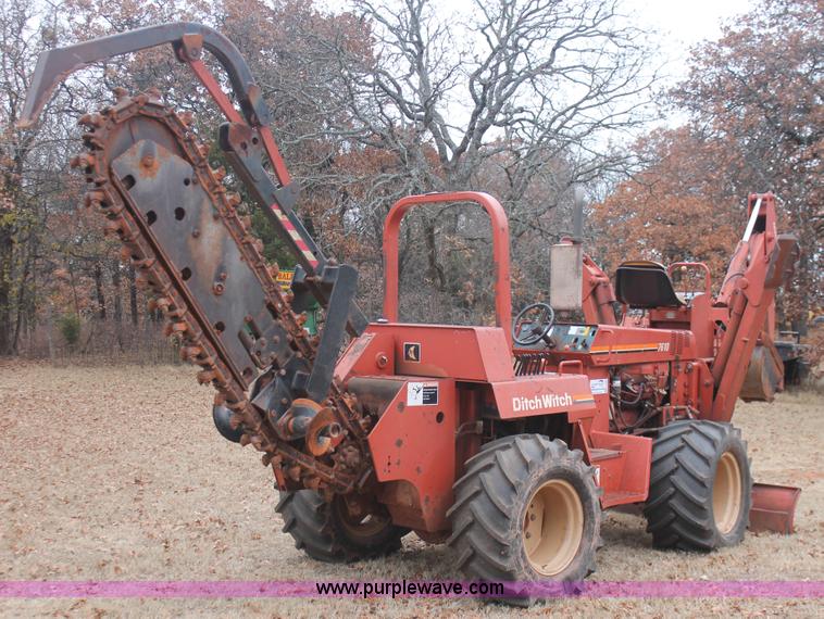 image for item H5995 1999 Ditch Witch 7610 trencher