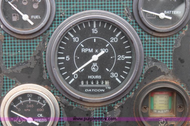 image for item H5995 1999 Ditch Witch 7610 trencher