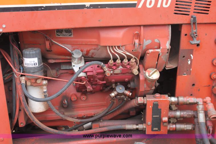 image for item H5995 1999 Ditch Witch 7610 trencher