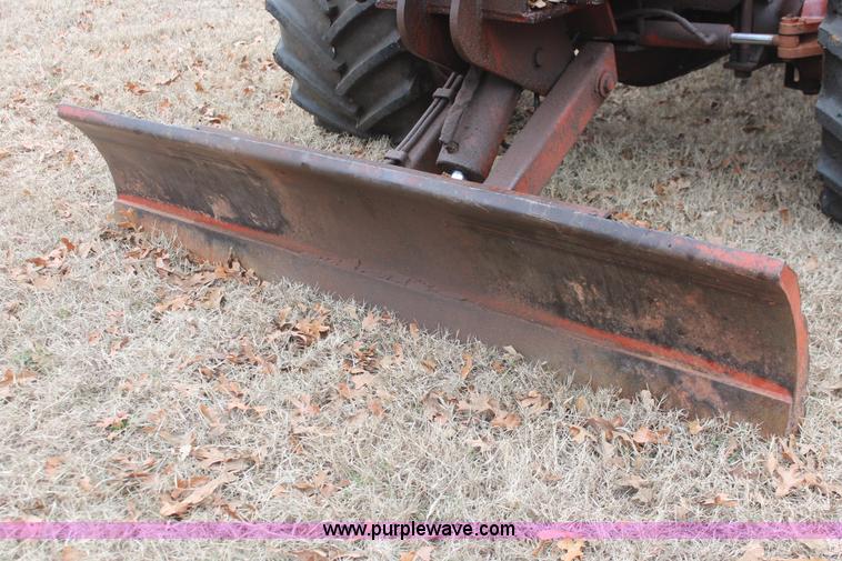 image for item H5995 1999 Ditch Witch 7610 trencher