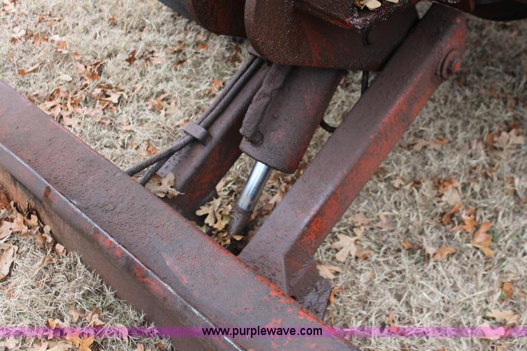 image for item H5995 1999 Ditch Witch 7610 trencher