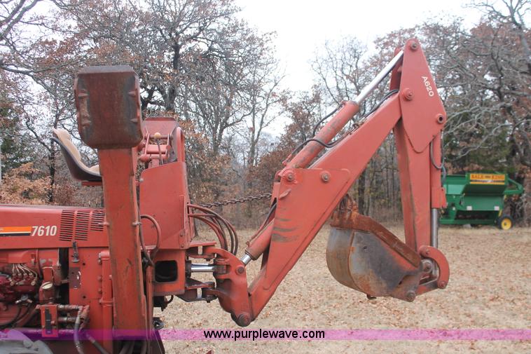 image for item H5995 1999 Ditch Witch 7610 trencher