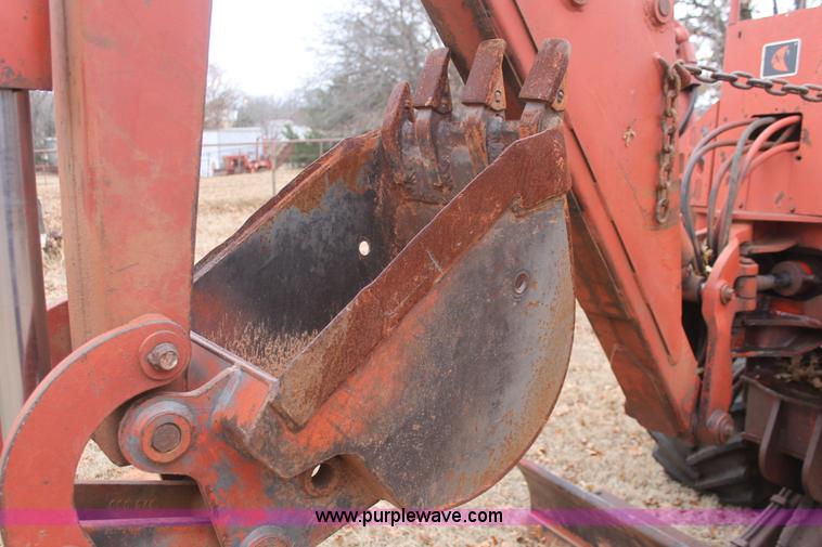 image for item H5995 1999 Ditch Witch 7610 trencher